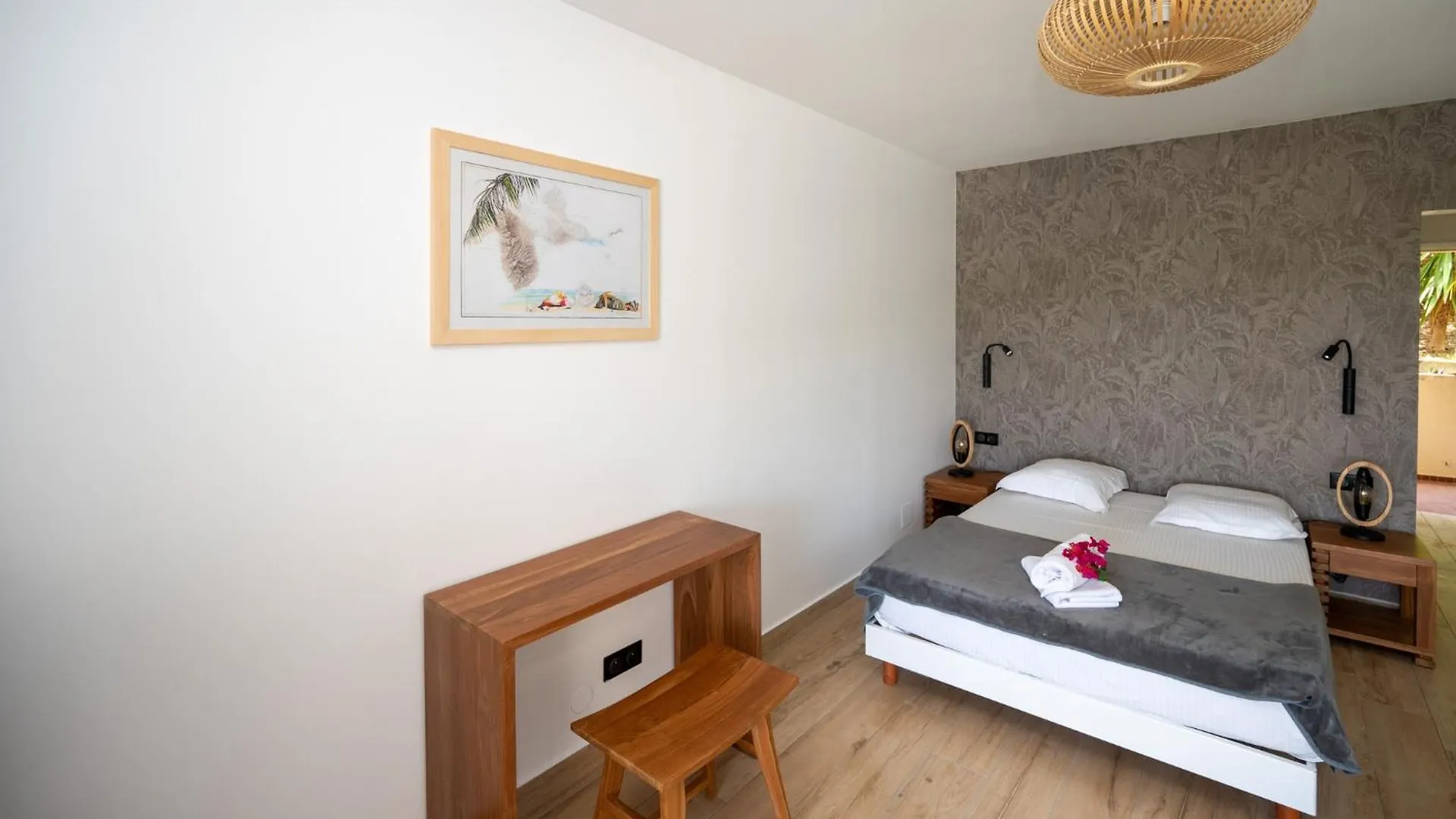 Appartement Studio, Piscine Et Vue Mer A La Marina à Le Gosier