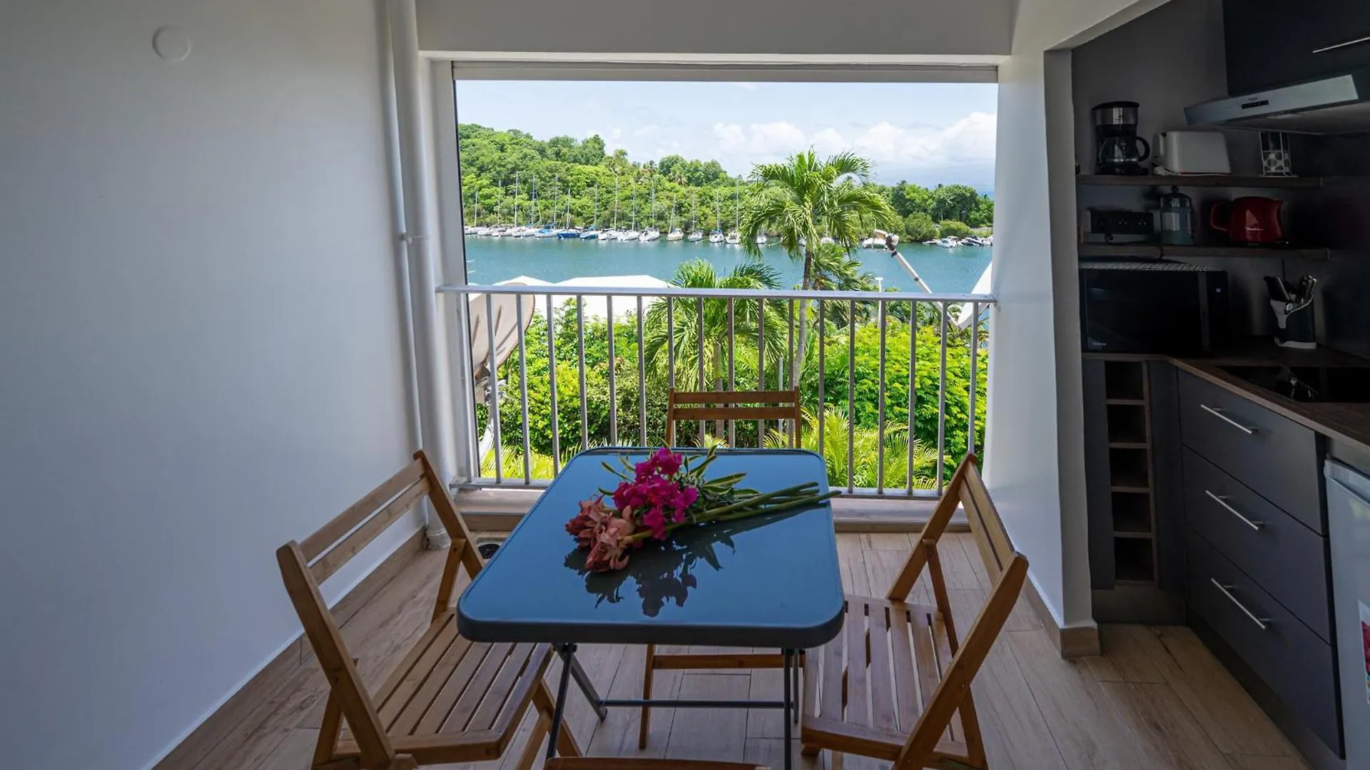 Appartement Studio, Piscine Et Vue Mer A La Marina à Le Gosier  0*, Le Gosier (Grande-Terre)